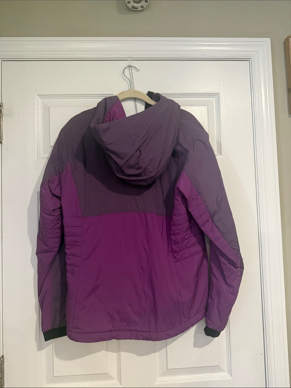 NWT Simms Women's Two-Tone Purple Insulated Hooded Puffer Jacket - Picture 2 of 4